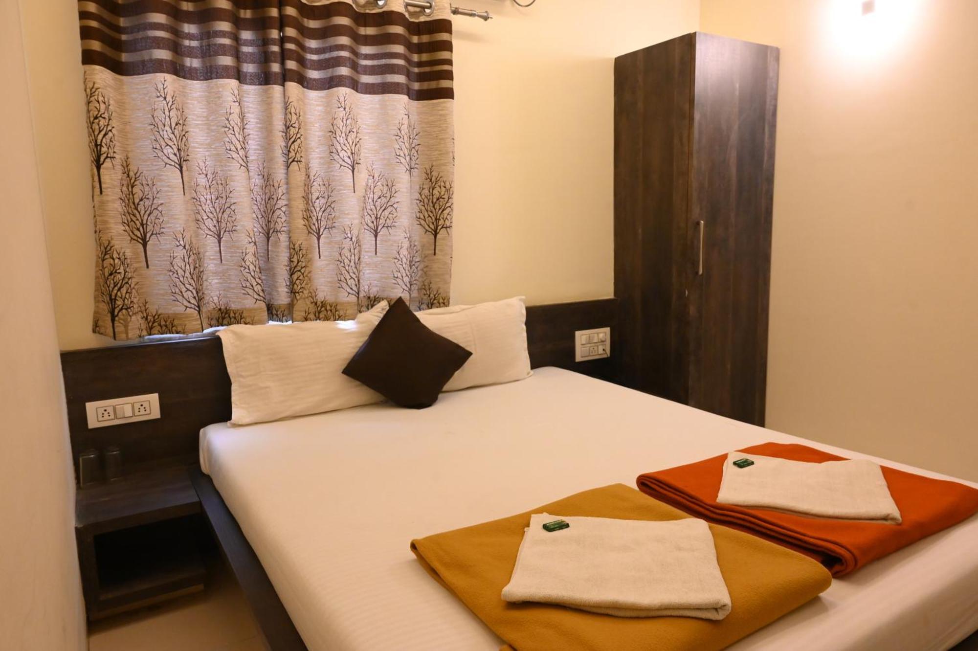 Hotel Ramkrishna Inn Colhapur Exterior foto