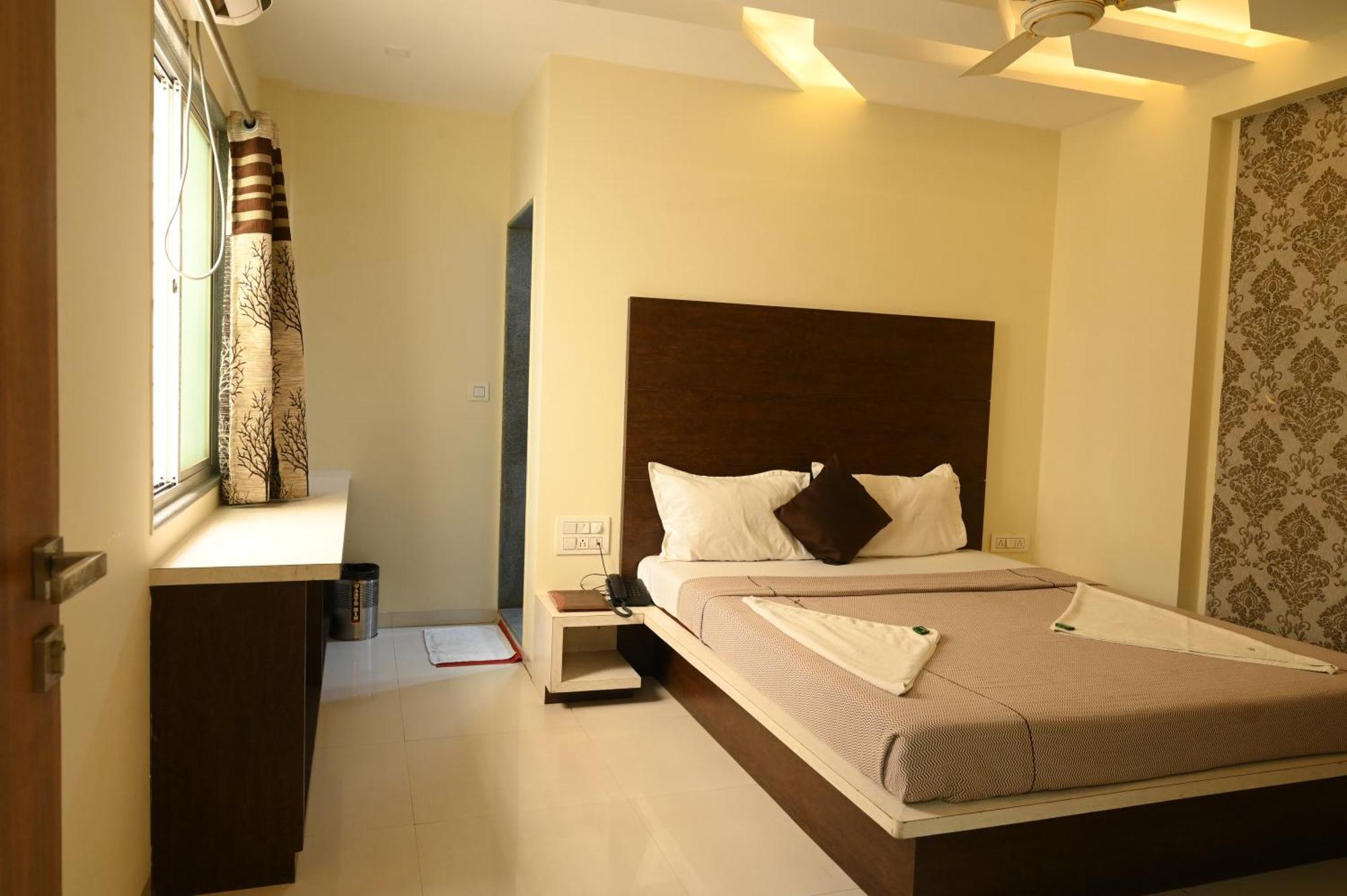 Hotel Ramkrishna Inn Colhapur Exterior foto
