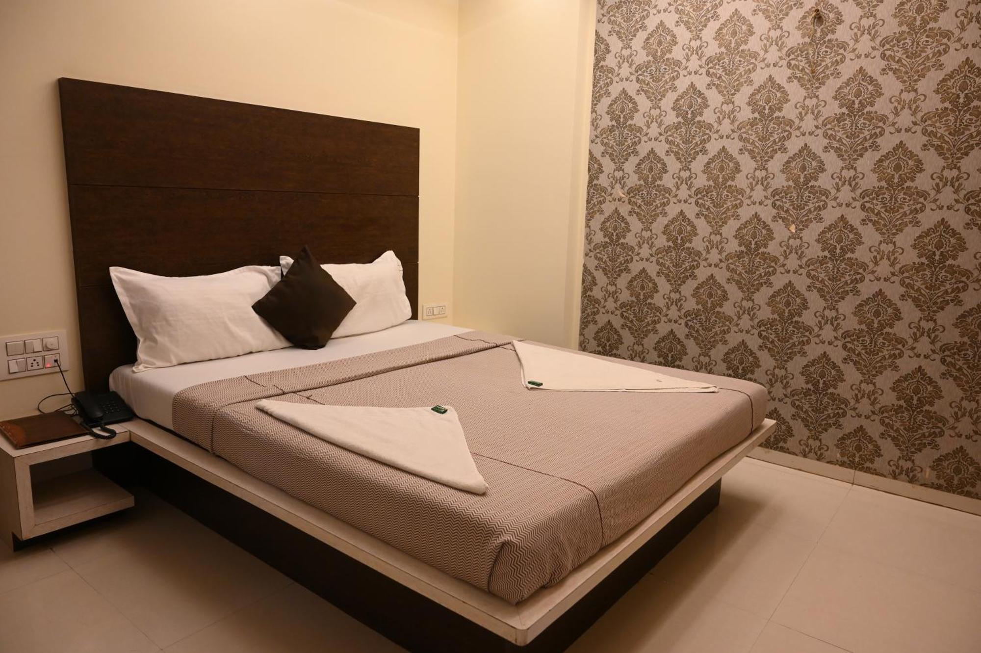 Hotel Ramkrishna Inn Colhapur Exterior foto