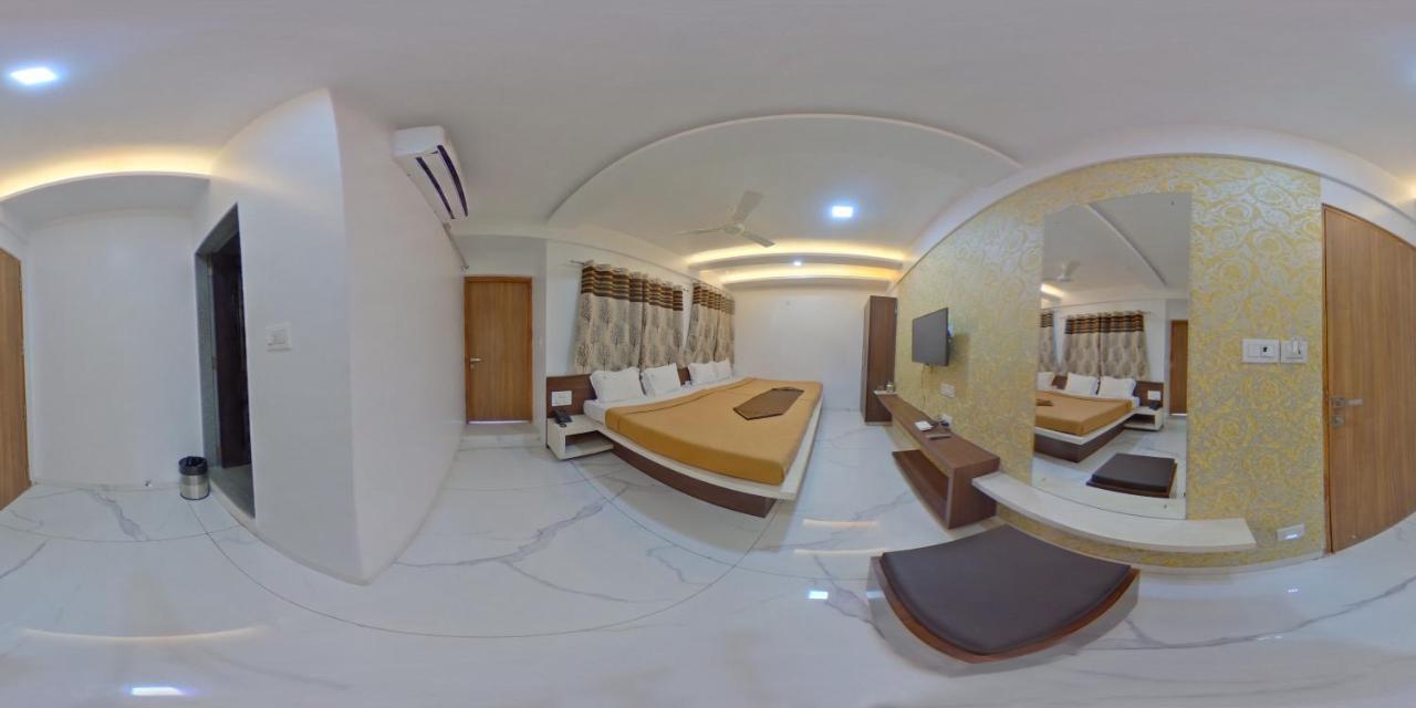 Hotel Ramkrishna Inn Colhapur Exterior foto