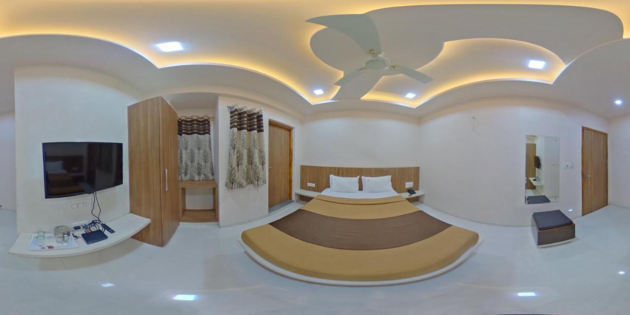 Hotel Ramkrishna Inn Colhapur Exterior foto
