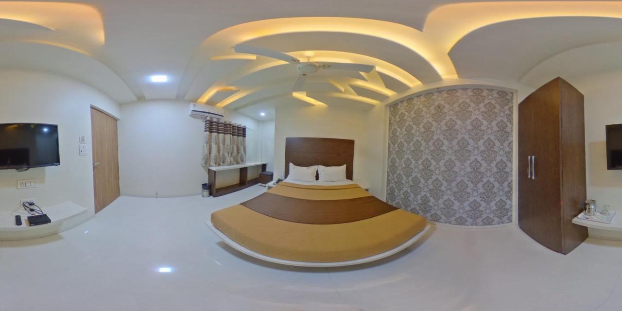 Hotel Ramkrishna Inn Colhapur Exterior foto